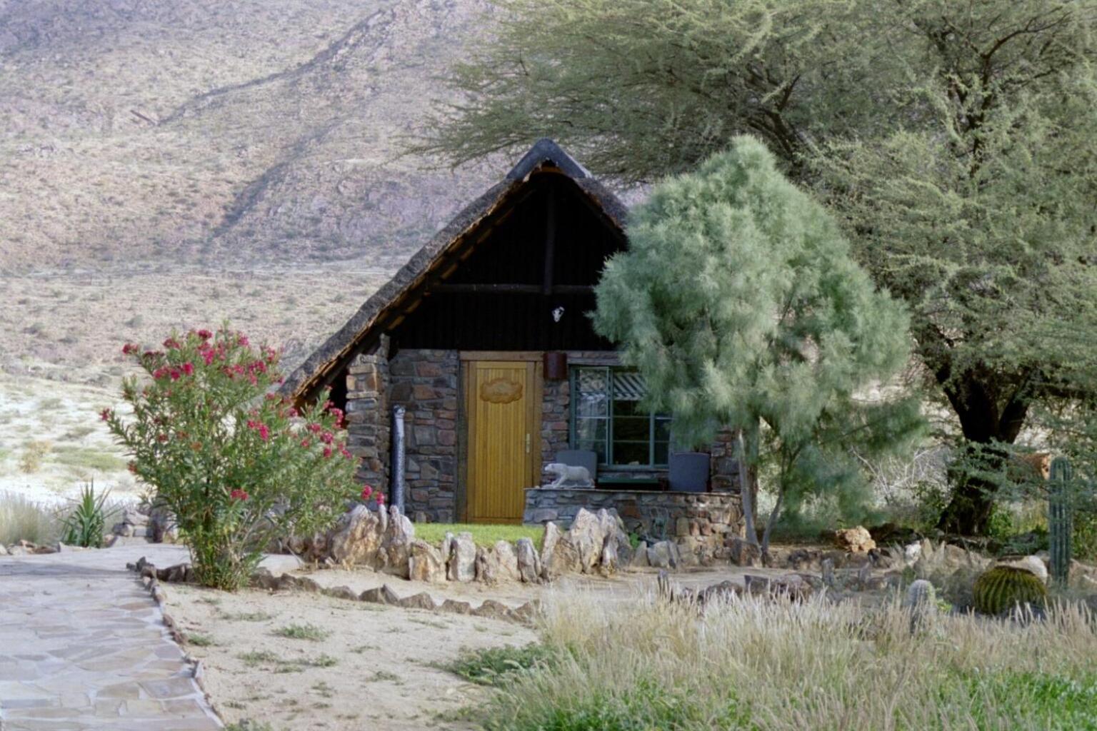 Etusis Lodge Usakos Extérieur photo