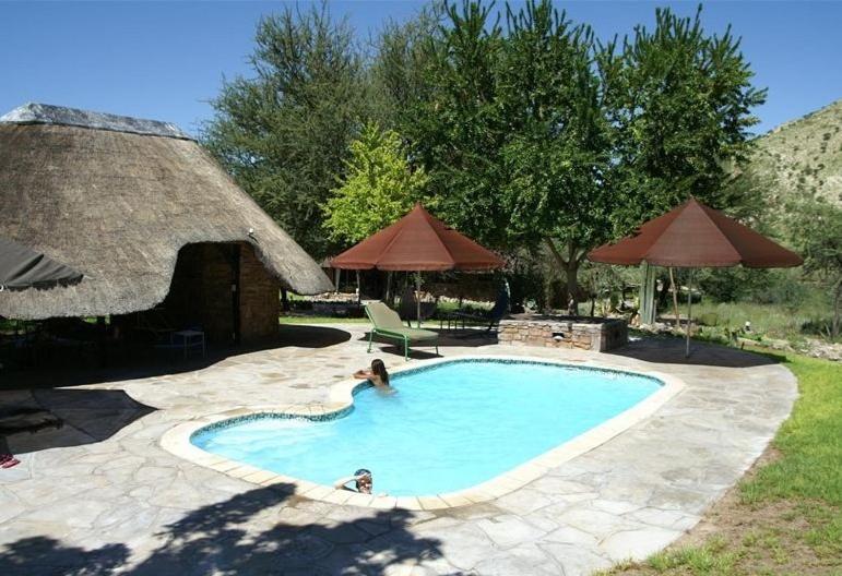 Etusis Lodge Usakos Extérieur photo