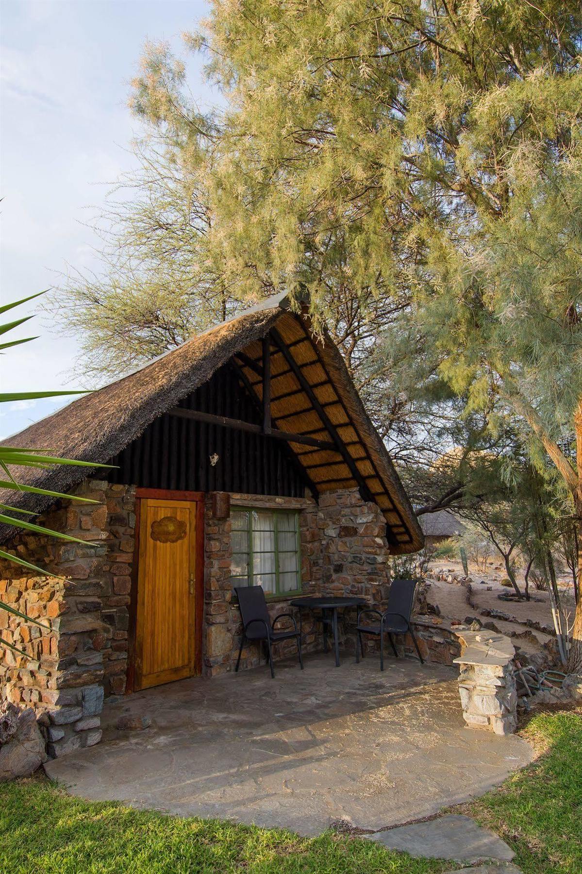 Etusis Lodge Usakos Extérieur photo