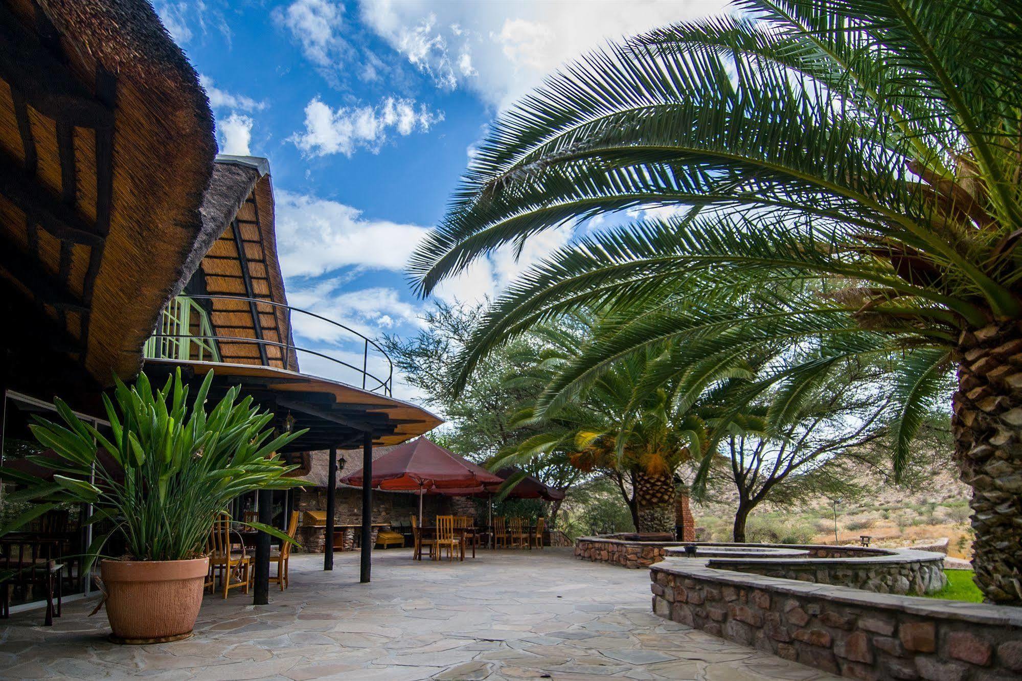 Etusis Lodge Usakos Extérieur photo