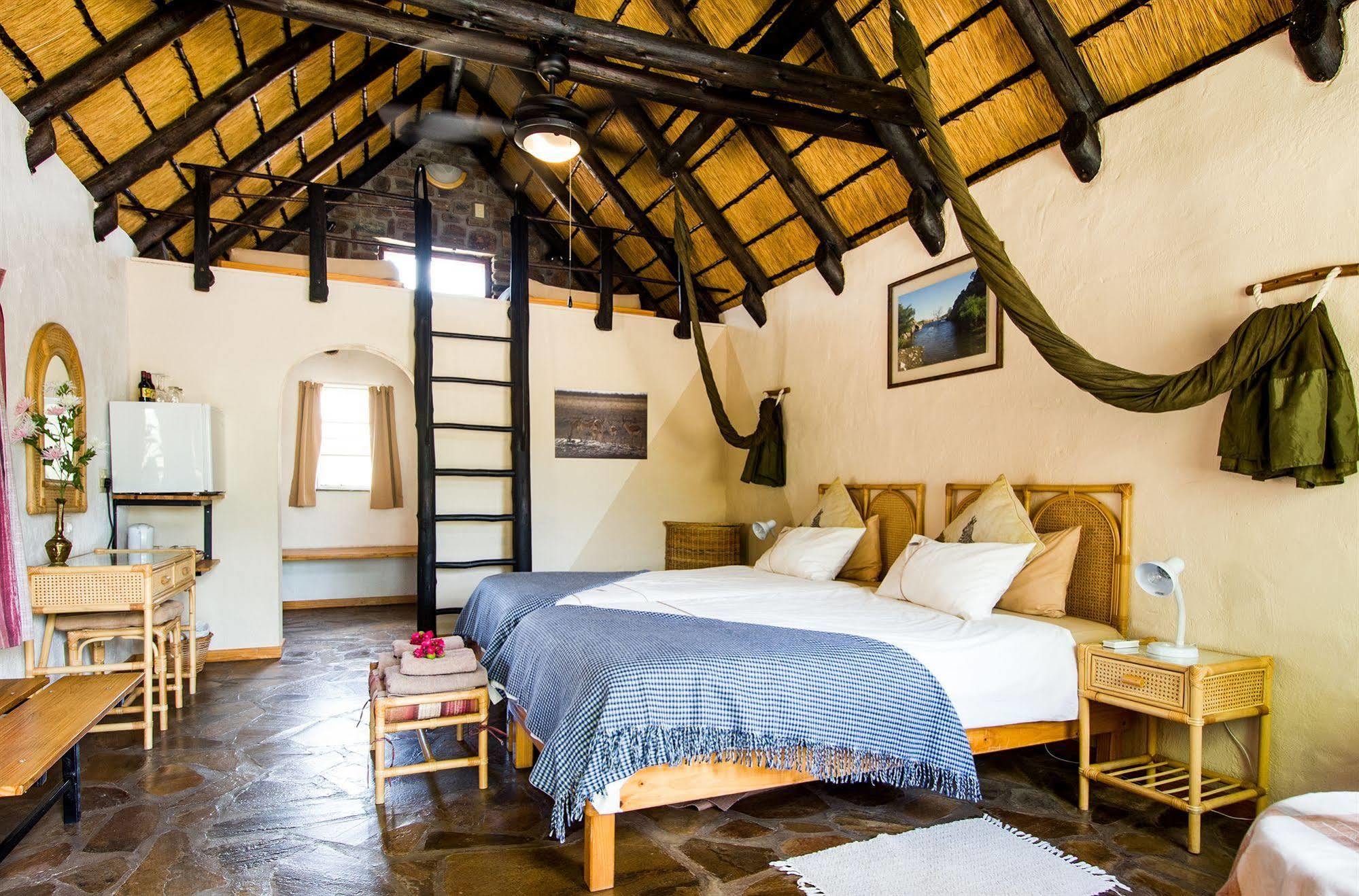 Etusis Lodge Usakos Extérieur photo